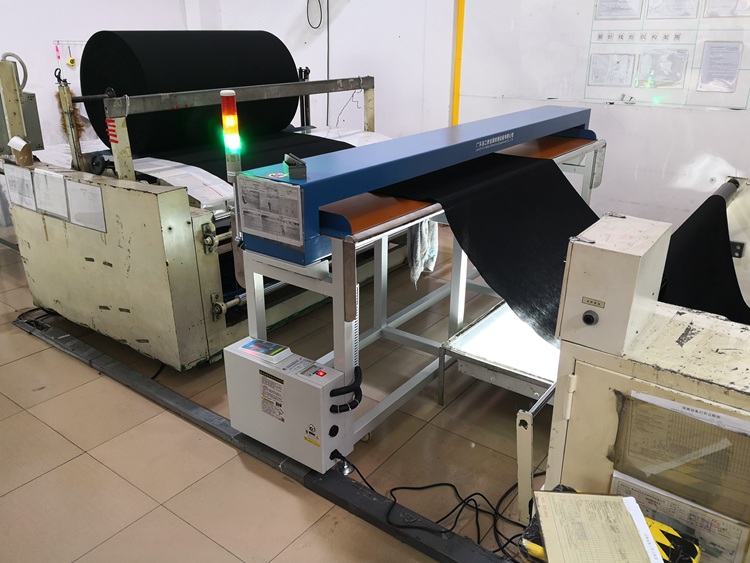 1564619616345222.jpg 2.6米針刺棉機加裝驗針機1-4.jpg